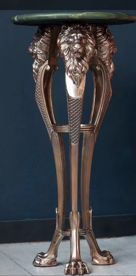 Стол бронза «Львы» Стол бронза «Львы»